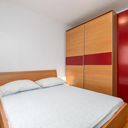 Sea View Apartment - Roberto Пореч Екстериор снимка