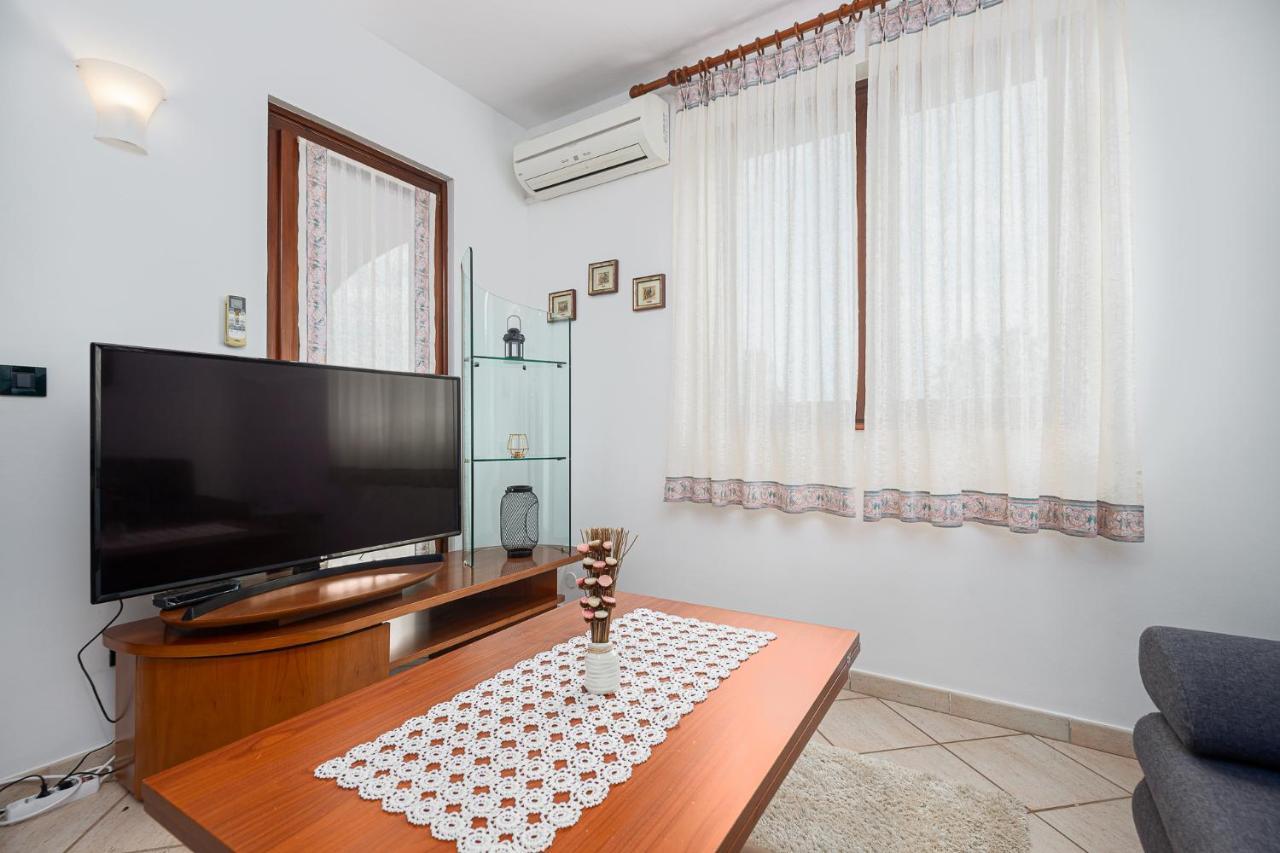 Sea View Apartment - Roberto Пореч Екстериор снимка