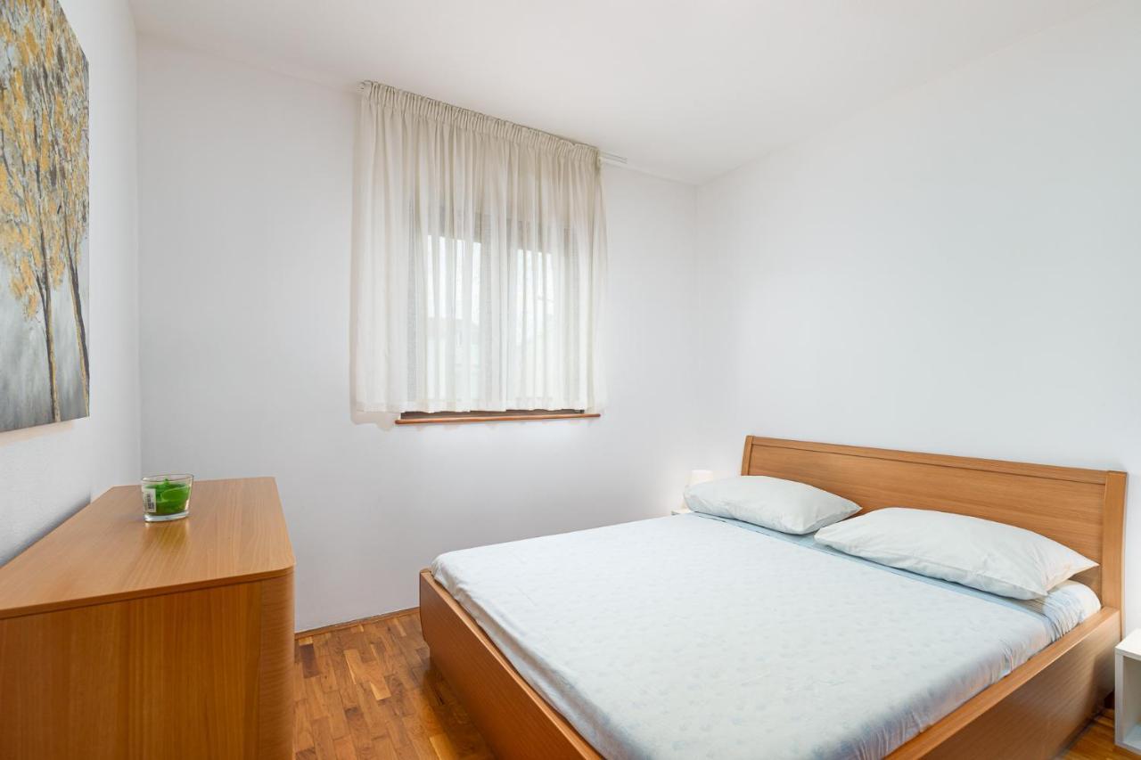 Sea View Apartment - Roberto Пореч Екстериор снимка